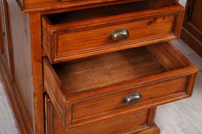 Lot 88 - A Barker and Stonehouse eastern pine pedestal desk