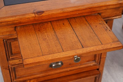 Lot 88 - A Barker and Stonehouse eastern pine pedestal desk