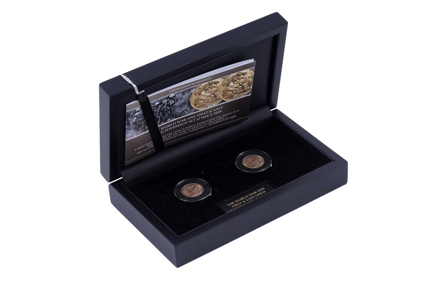 Lot 174 - Hattons of London George V gold The World War One First & Last sovereign set