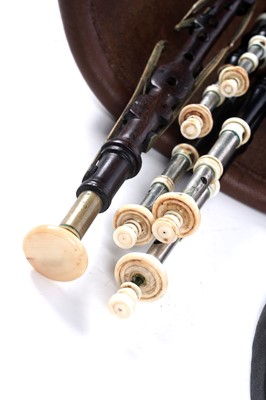 Lot 37 - A set of Northumbrian small pipes