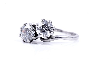 Lot 534 - An early 20th Century two stone diamond ring