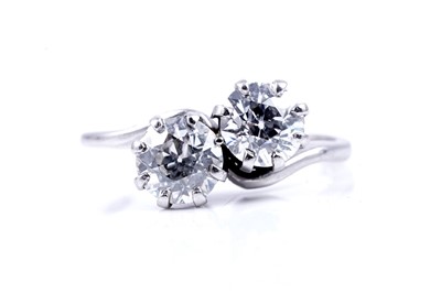 Lot 534 - An early 20th Century two stone diamond ring