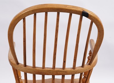 Lot 110 - A 20th Century Windsor chair