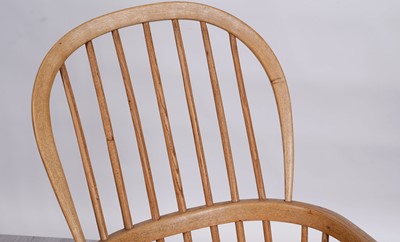 Lot 110 - A 20th Century Windsor chair