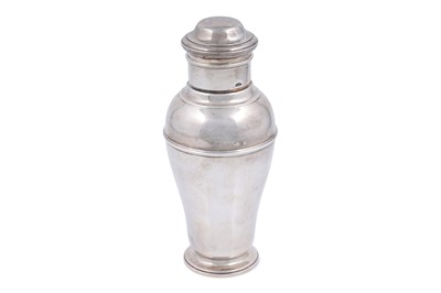 Lot 23 - A George V silver cocktail shaker