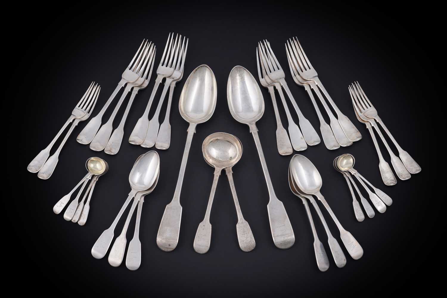 Lot 234 - Fiddle pattern flatware