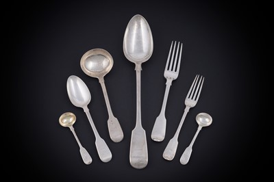 Lot 234 - Fiddle pattern flatware