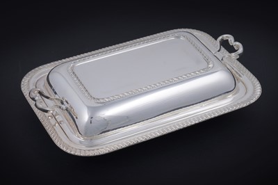 Lot 11 - An Elizabeth II silver entrée dish and cover