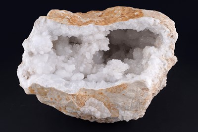 Lot 229 - A quartz geode; and another quartz