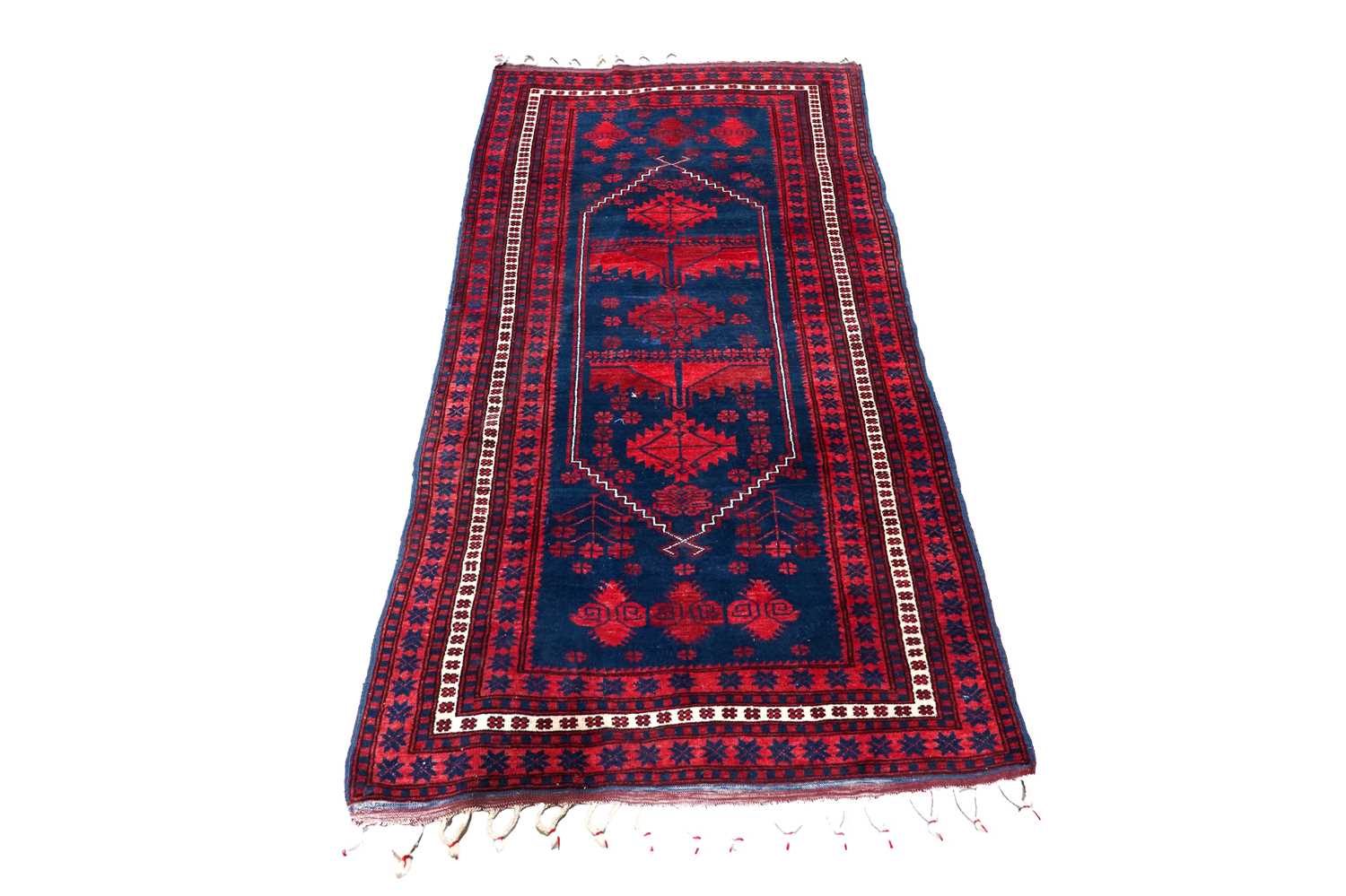 Lot 131 - A late 20th Century hand-knotted Yagcibedir Turkish rug