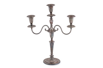 Lot 217 - A mahogany Georgian style six division decanter tray; and other items