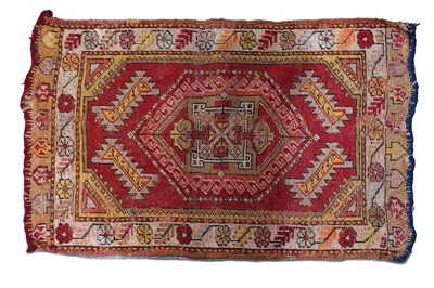Lot 153 - A collection of five rugs