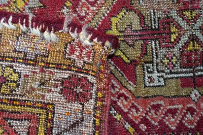 Lot 153 - A collection of five rugs