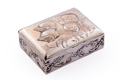 Lot 285 - An Edwardian silver playing cards box