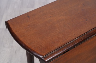 Lot 91 - A mid-18th Century mahogany gateleg table