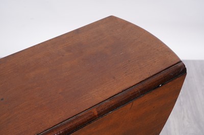 Lot 91 - A mid-18th Century mahogany gateleg table