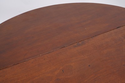 Lot 91 - A mid-18th Century mahogany gateleg table