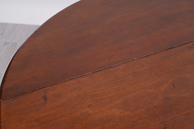 Lot 91 - A mid-18th Century mahogany gateleg table