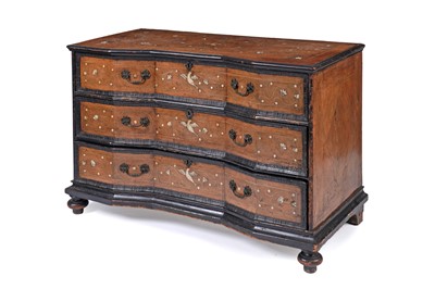 Lot An 18th Century Italian walnut commode