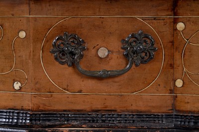 Lot 573 - An 18th Century Italian walnut commode