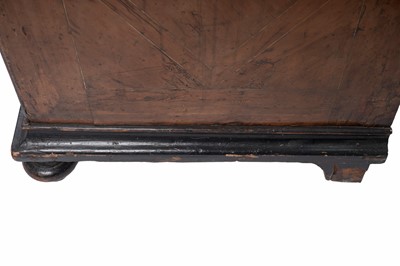 Lot 573 - An 18th Century Italian walnut commode
