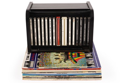 Lot 309 - A collection of Beatles vinyl albums and CDs