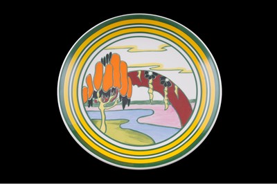 Lot 243 - A boxed Wedgwood ‘Clarice Cliff Bizarre Centenary’ charger; and three plates