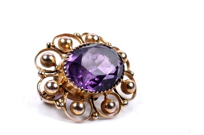 Lot 69 - An Edwardian amethyst brooch