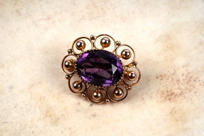 Lot 69 - An Edwardian amethyst brooch