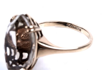 Lot 33 - An early 20th Century Art Deco citrine dress ring