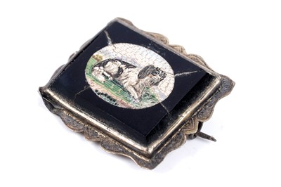 Lot 19 - A 19th Century Grand Tour micro-mosaic brooch