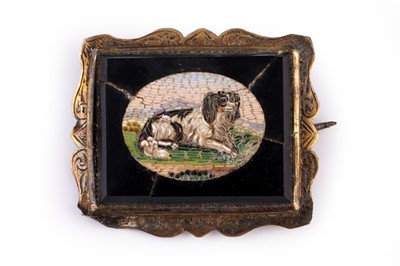 Lot 19 - A 19th Century Grand Tour micro-mosaic brooch