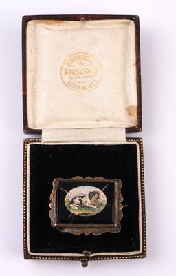 Lot 19 - A 19th Century Grand Tour micro-mosaic brooch