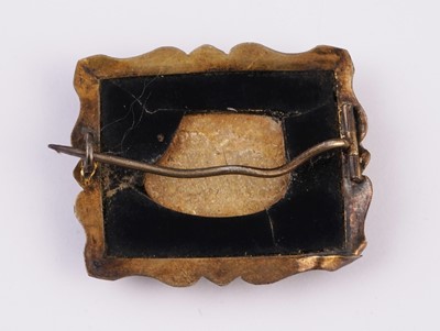Lot 19 - A 19th Century Grand Tour micro-mosaic brooch