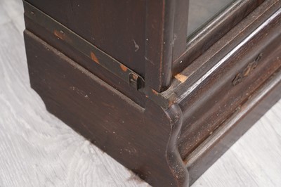 Lot 1 - Globe Wernicke Co, London: an oak sectional bookcase