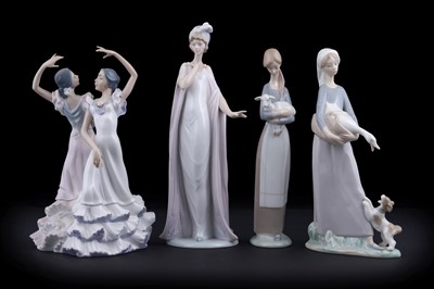 Lot 295 - Four boxed Lladro ceramic figures