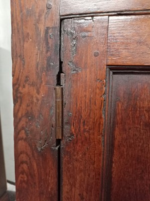Lot 47 - A Georgian Welsh oak cupboard or deuddarn