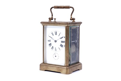 Lot 458 - A French brass petit sonnerie carriage clock, c.1900