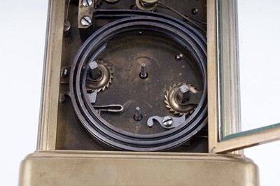 Lot 458 - A French brass petit sonnerie carriage clock, c.1900