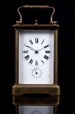Lot 458 - A French brass petit sonnerie carriage clock, c.1900