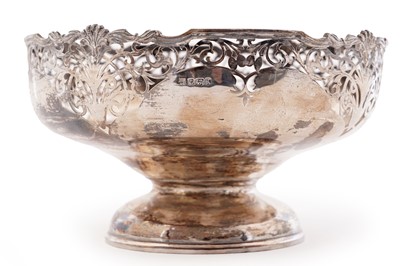 Lot 18 - An early Elizabeth II silver dish