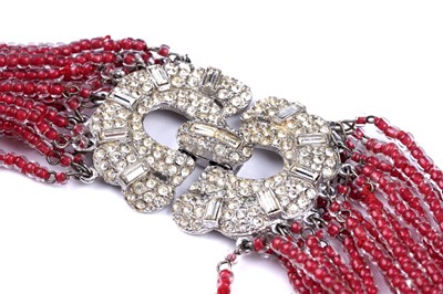 Lot 20 - An early 20th Century glass bead necklace