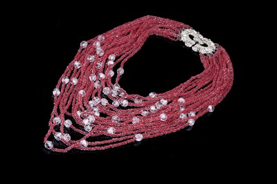 Lot 20 - An early 20th Century glass bead necklace