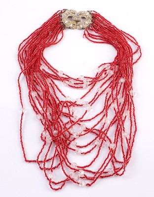 Lot 20 - An early 20th Century glass bead necklace