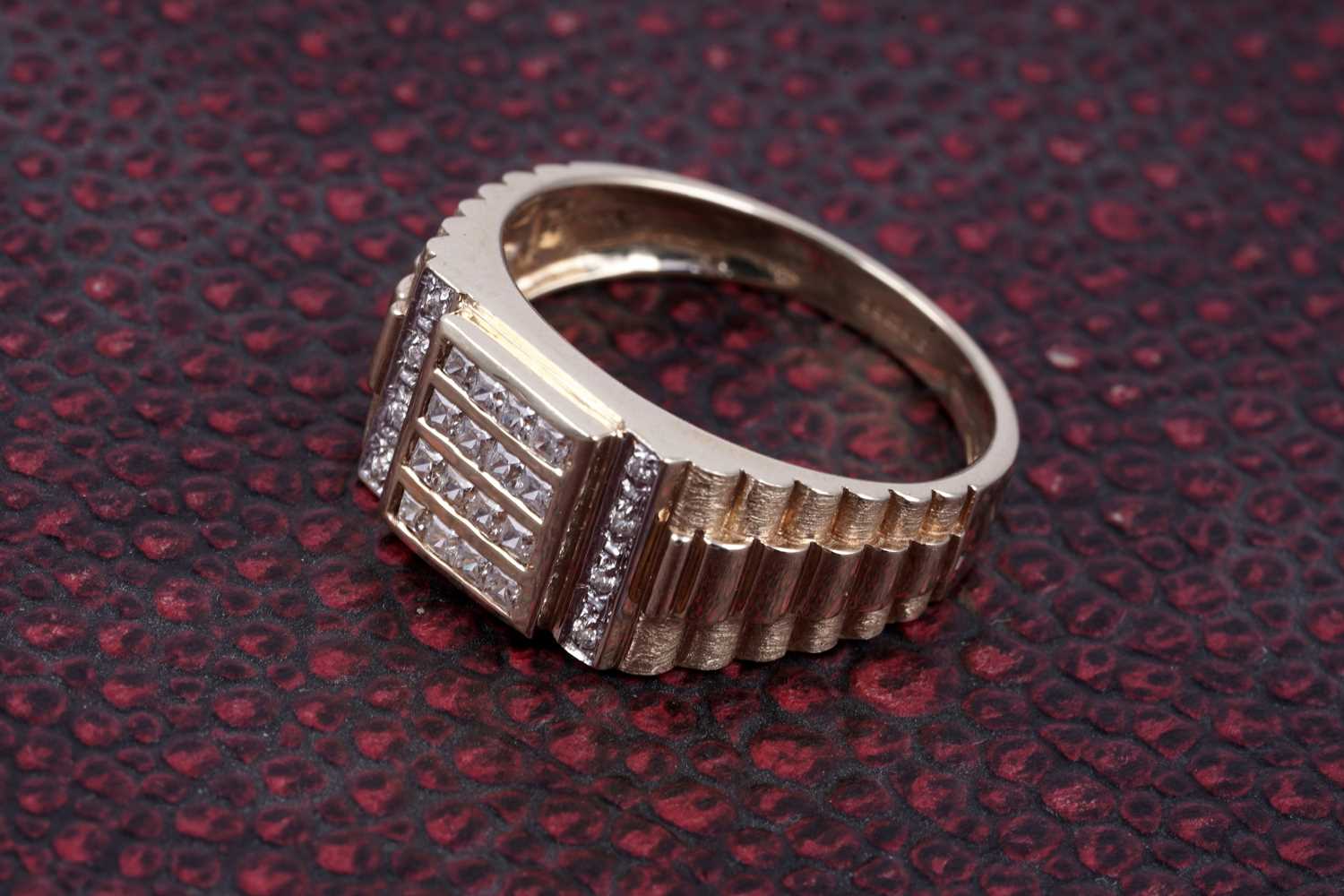 Lot 52 - A contemporary cubic zirconia and 14ct gold signet ring