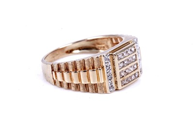 Lot 52 - A contemporary cubic zirconia and 14ct gold signet ring