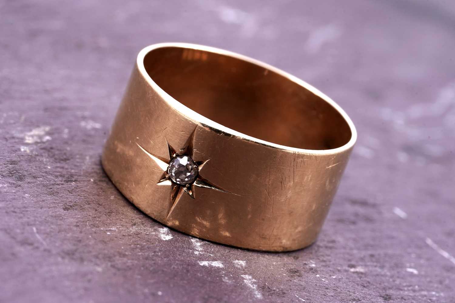 Lot 76 - An early 20th Century diamond and 18ct gold ring