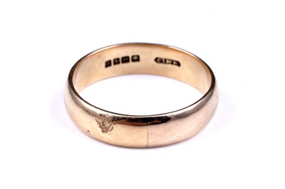 Lot 77 - A 1918 dated 18ct gold scarf ring