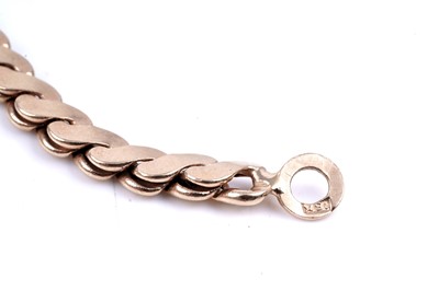 Lot 82 - An 18ct gold S-link necklace