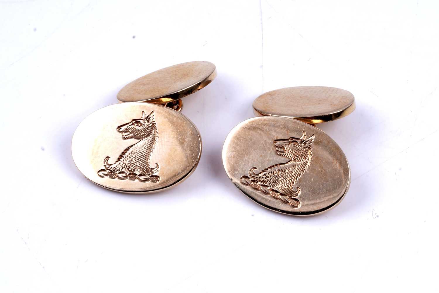 Lot 87 - A pair of 14ct gold cufflinks